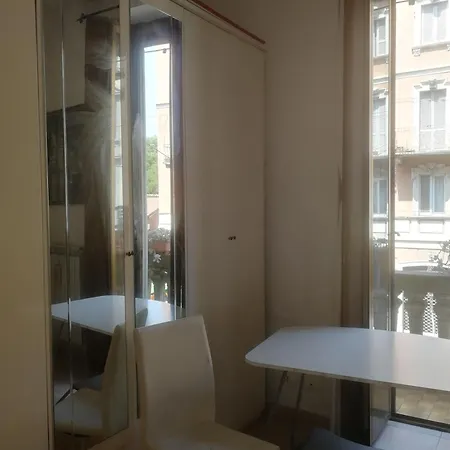 Bilocale Con Terrazzo Apartamento Milán
