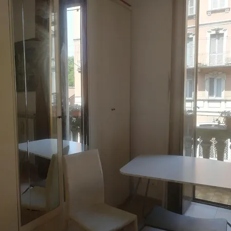 Bilocale Con Terrazzo Milan